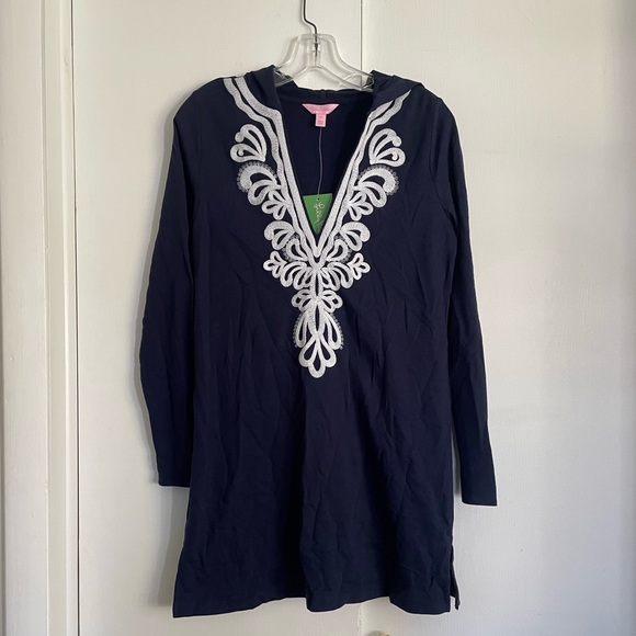 Lilly Pulitzer Shel Coverup - Picture 1 of 7